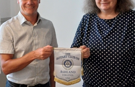 Mit dem Rotary Club Ashland Virginia haben wir einen Fahnentausch gemacht.